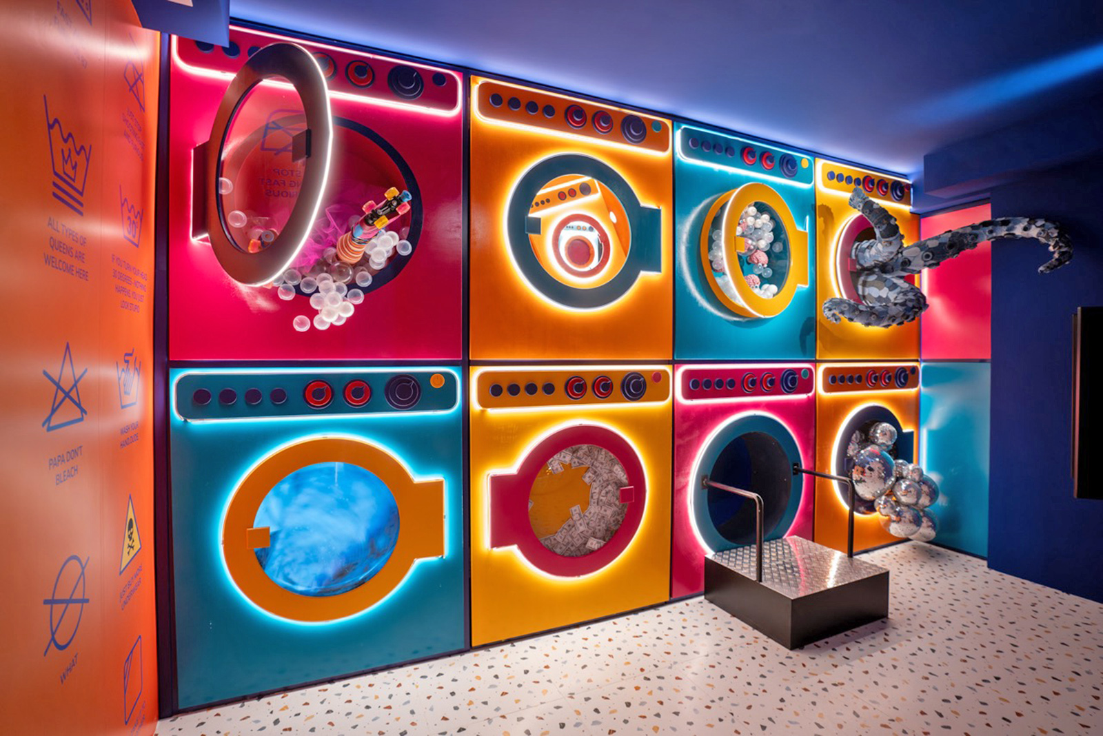 哈哈屋笑聲博物館內的「巨大洗衣機」