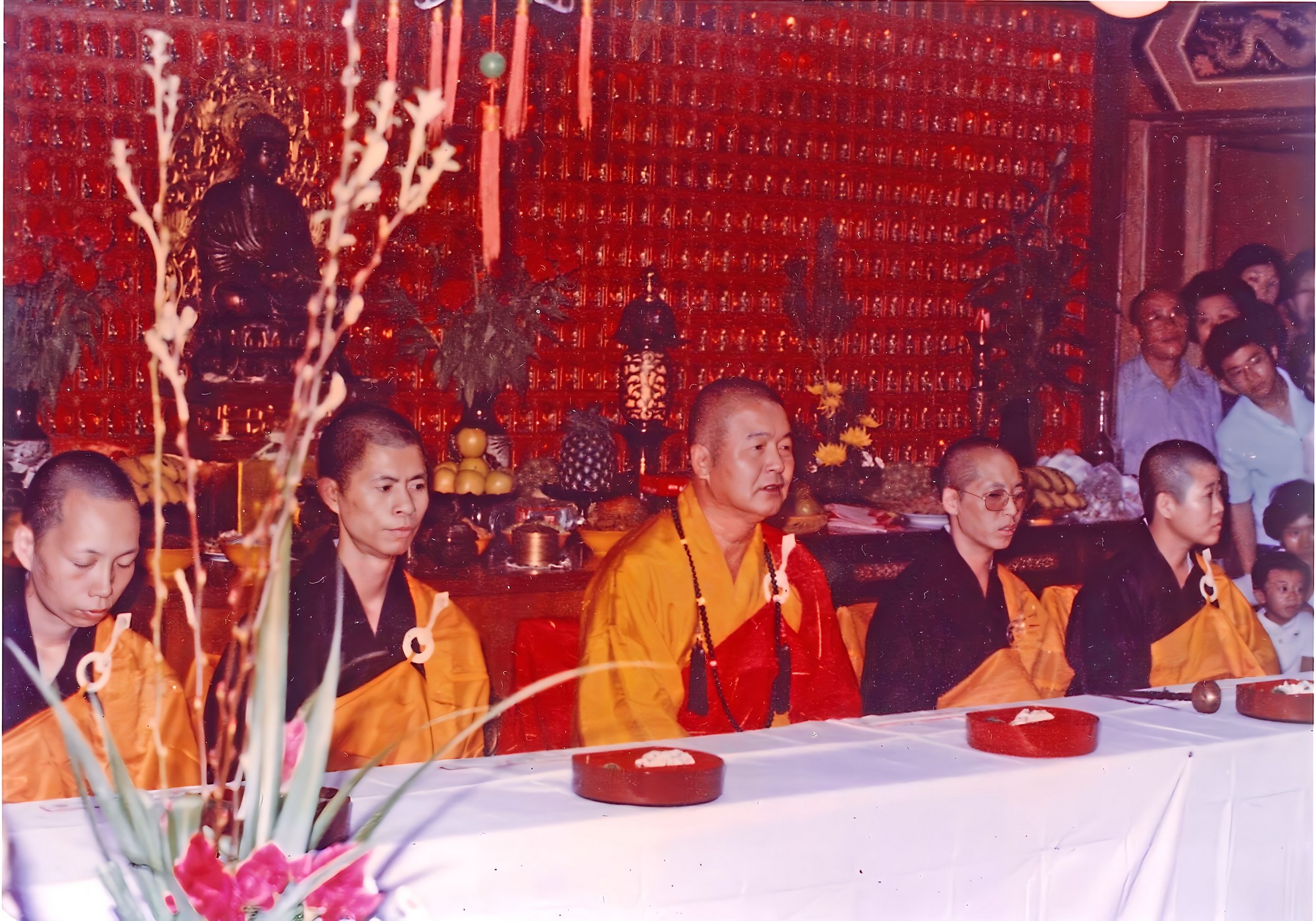 民國67年 慧淨法師與星雲大師於佛光山北海道場